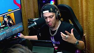 she pulled out the cock during podcast and sucked it deep!