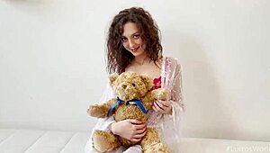 my teen girlfriend isabella de laa tried double penetration for the first time.