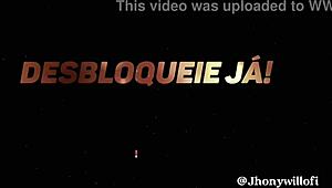 Muscular bodybuilder gives handjob in gay homemade