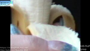 Japanese amateur shows NAILS MANICURE with artificial nails.