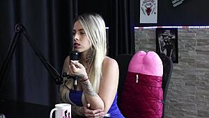 Toca Mais Siririca e Punheta: Ninfomaniaca Dj Rafa Loira e Mateus Hwang Dive into Wild Anal Swinger Group Action