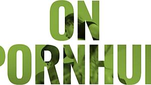 Angel Young and Aria Taylor in wet pussy scissoring