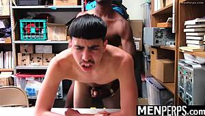 A young man denies that he has taken something - menperps