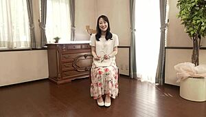 Hey, check 美竹千里 in her first wife docu shoot! 😍