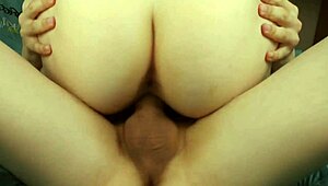 เย็ดตูดยักษ์ของเธอแรงๆ