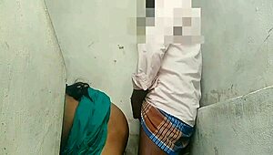 Desi village aunty gets pussy eaten by boyfriend outdoors