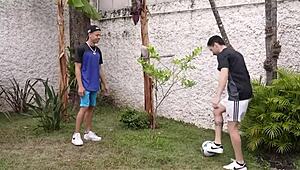 Suruba Depois do Jogo - Parte I with Amateur First-Timers