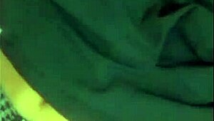 Colegiala begs to improve her grade in web chat