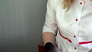 Русская Мастер Депиляции Сугарнадия Подстригает Член и Яйца Перед Внезапной Эякуляцией