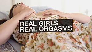 check out yanks beauty jay elle buzzing herself silly... 😍