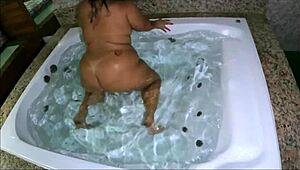 Fodendo a bbw que me atiçava no trabalho, rainha do boquete