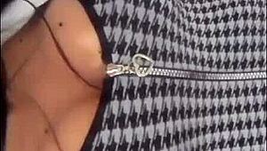 Colegiala begs to improve her grade in web chat