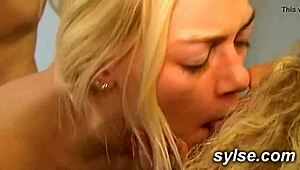 Infirmieres et Secretaires en Chaleur