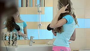 Gorgeous teen gets facialized