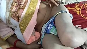 村娘野外でデシスタイル激ハメ