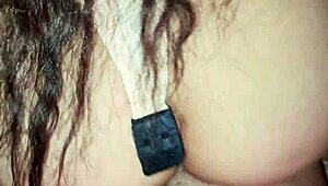 의붓딸 젖은 보지 만지작거려 너무 재밌어 😈