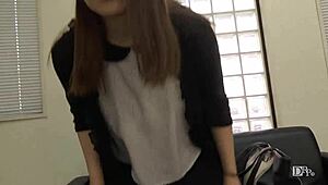 Japanese amateur stunned at AV interview, stripping now! What a shock!