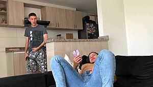 Latina babe massages with her huge culo