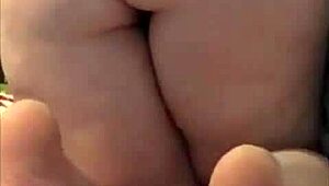 worship my sexy ass and foot aroma, goddess.