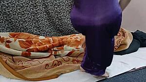 pyasi bhabhi fucks husband's friend in hindi 😈