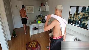 Pesta suruba dimulai bareng Erick Diaz bagian 1 ngentot amatir seru