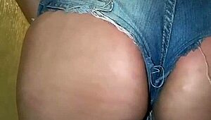 Enquanto o Amigo Assistia TV a Loira Estourou o Rabo - Parte II