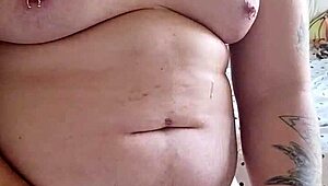 ฉันชิลล์ๆ กับชักว่าวเกย์อวบๆ