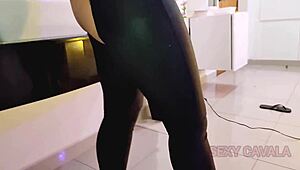 Super Gostosa with Big Ass Covered in Hot Cum