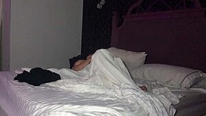 La Chakalosa kommt hart mit ihrem Cousin zum Höhepunkt