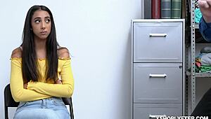 Brunette babe kiarra kai bounces her shaved pussy and moans in delight 😍