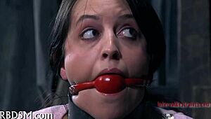 Look at me whipping this bound playgirl until she orgasms!