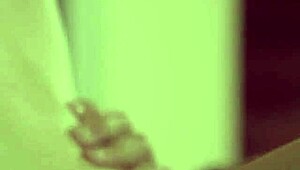 Aku Suka Nonton Memek Ketat Diisi Kontol Keras Close-Up