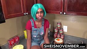 Styvbror lurar söt msnovember till het köksknull och kuklukt