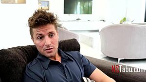 طالبة جديدة في التشجيع تشكره على الركوب