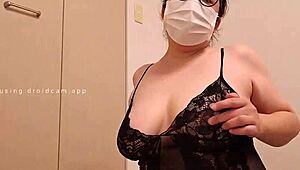 live streaming married japanese woman gets thrilled by huge audience.