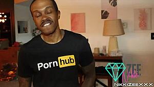 Dostavljam picu kučkama sa velikim kurčevima u štiklama.