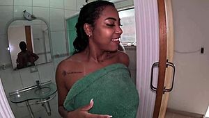 Two models fuck in bathroom before shoot