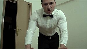 hunky waiter hulk jerks off in gym