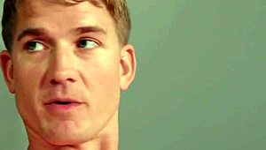 Üvey Kardeşler Gei Porno İzleyip Mastürbasyon Yapıp Birbirlerini Sikiyor!