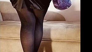 i’m peeing in shiny pantyhose for free viewing