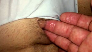 amateurs explore pussy in this trimmed video