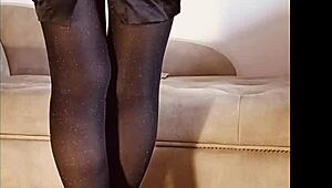 i’m peeing in shiny pantyhose for free viewing