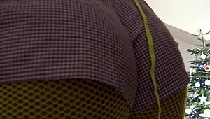 Non nude teen 18+s dancing at home like no tomorrow