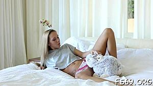 i'm that lustful chick inviting a boy to fuck me