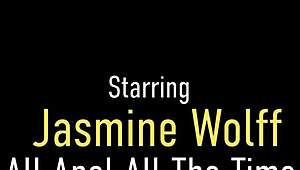 Jasmine Wolff Gets Poop Chute Packed Outside