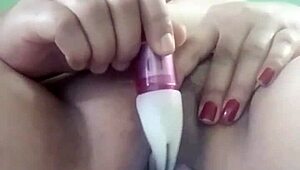 Pornstar Poosoo Fingers Her Pussy Hard!