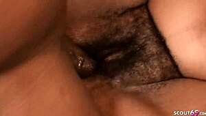 Hej moški, hočeš danes jebati to črno mamo z ogromnimi ohlapnimi joškami?