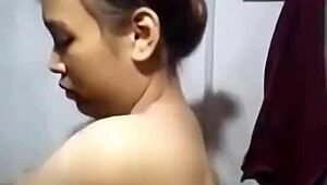 wow, check out this khmer girl in the shower!