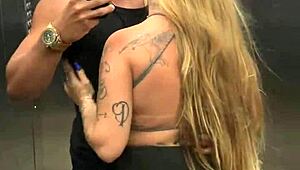 Vazou na net loira casada perde o telefone e vídeos íntimos caem na net