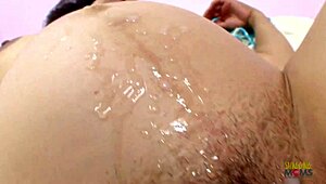 Seksi Hamile Kız Bikiniyle Yatak Odasında Sertçe Sikildi!